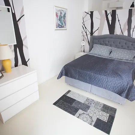Mill House Suites Apartman *
